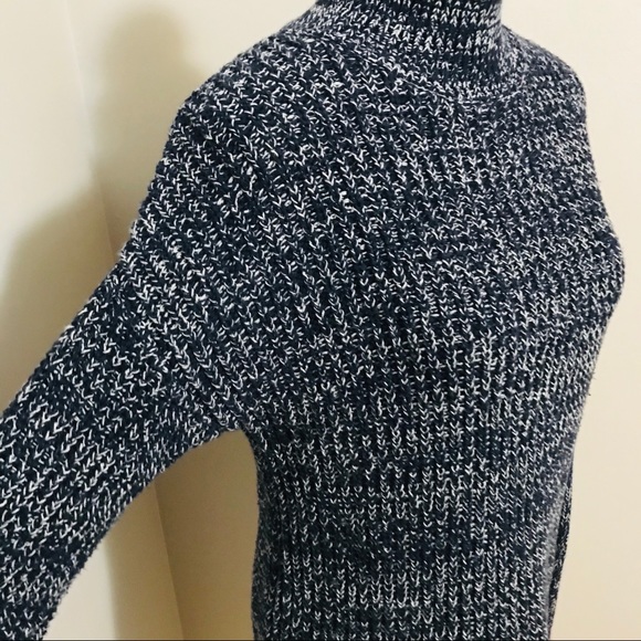 GAP Turtleneck Sweater - Picture 4 of 6